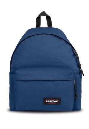 Sac à dos Eastpak bleu avec une poche zippée à l'avant, une poignée noire et des tirettes de fermeture éclair noires sur fond blanc.