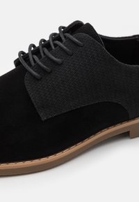 Pier One Derbies - black