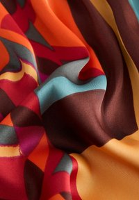 Next TEXTURED ELASTICATED WAIST - Hlače - red geometric print