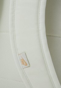 Nike Sportswear UNISEX - Malý batoh  - sea glass/sesame