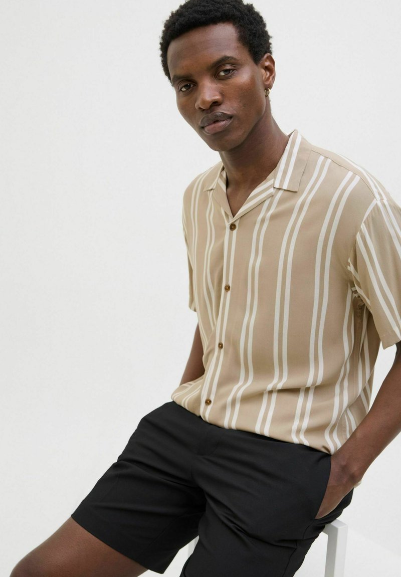 Camicia JACK & JONES Jjejeff Solid Resort – Uomo, Manica Corta, Colletto Resort, Taglio Largo