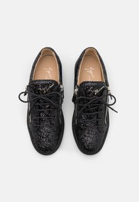 Giuseppe Zanotti - Sneakers - black - 3