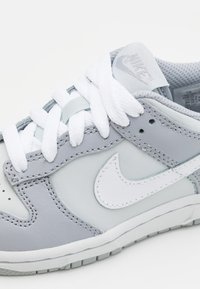 Nike Sportswear NIKE DUNK LOW (PS) - Sneakers - pure platinum/white/wolf grey