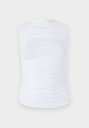 Biely top bez rukávov vyrobený z hladkej, elastickej tkaniny s nariasenými detailmi po stranách, s okrúhlym výstrihom a priliehavým strihom.