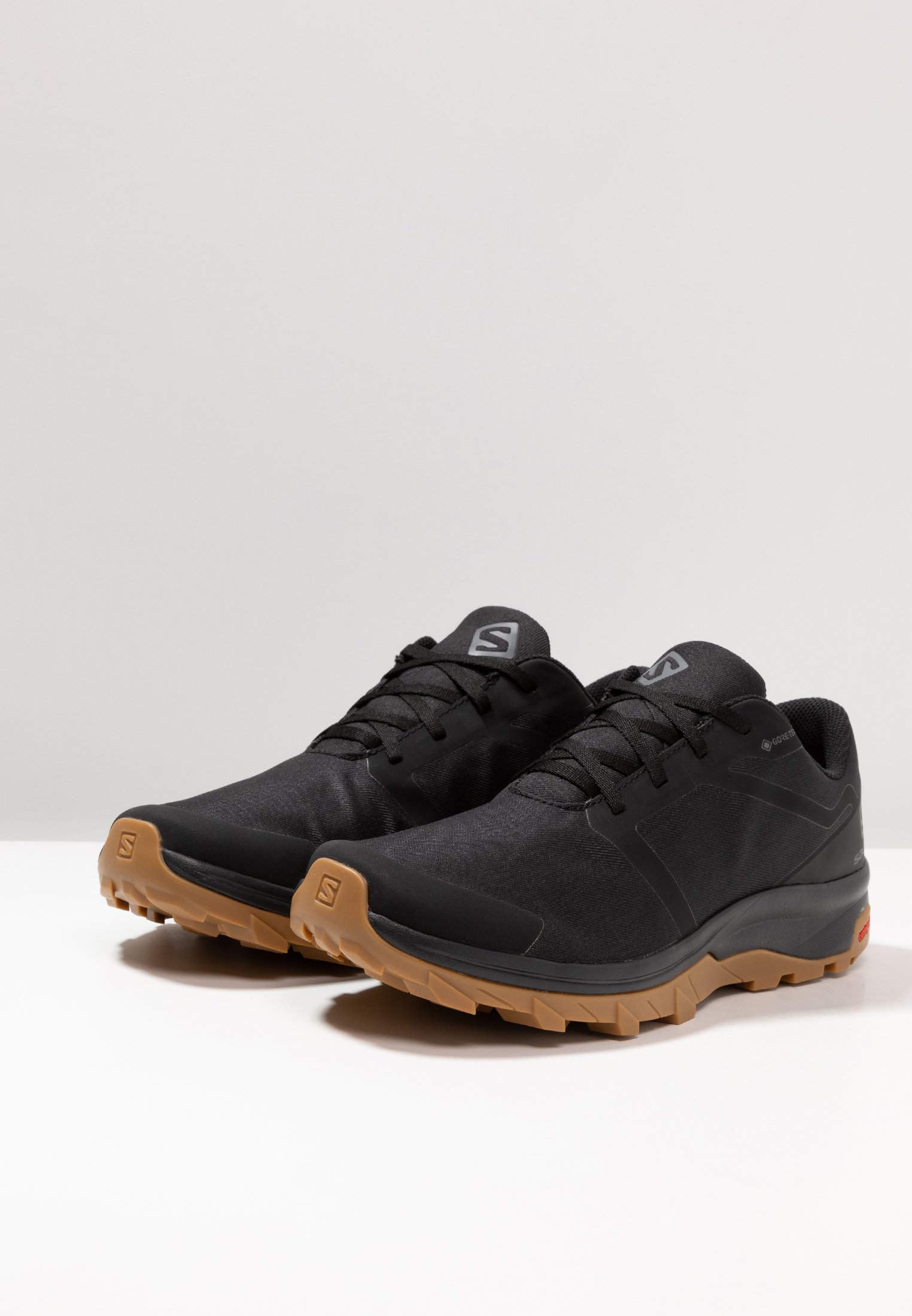 Salomon OUTBOUND GTX Fjellsko blacksvart Zalando.no Salomon OUTBOUND Fjellsko navy blazerwhite Zalando.no