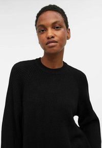 Object GERIPPTER - Pullover - black