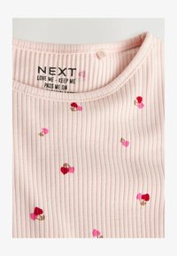 Seleccionado, pink cherry hearts