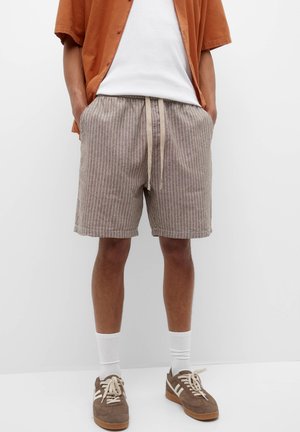 Shorts - brown
