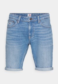 Pantalones cortos de mezclilla en azul claro con un dobladillo deshilachado, puños enrollados y un sutil efecto de desgaste. Cuenta con cinco bolsillos y un cierre de botón.