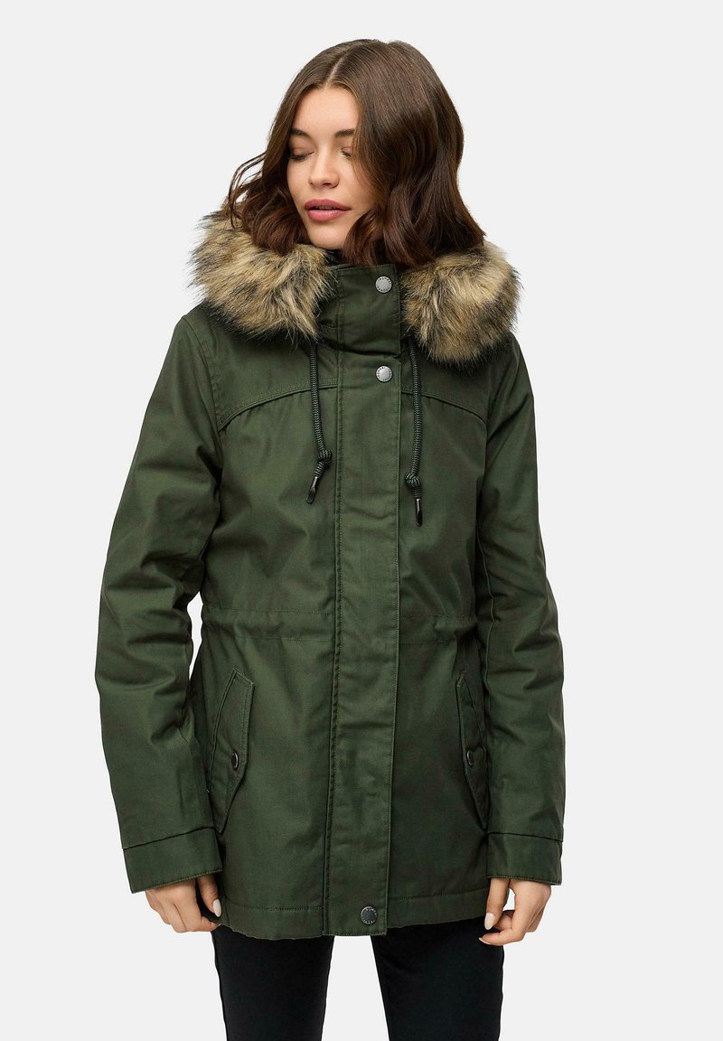 Olivgrön parka-jacka med huva i faux päls, dragkedja och tryckknappar, dragsko och två framfickor. Slät tyg med en avslappnad passform.