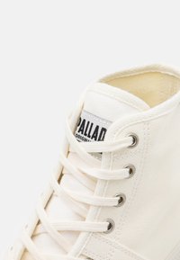 Palladium PALLABROUSSE - Botines con cordones - star white