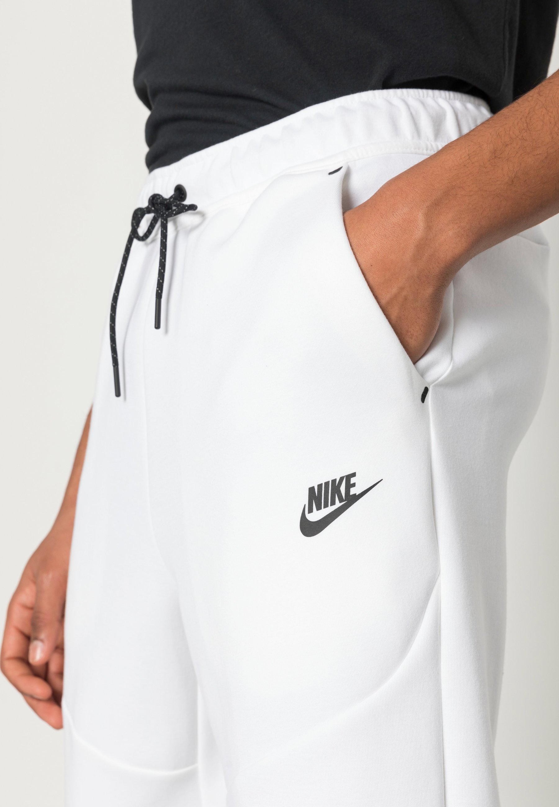 black and white nike tracksuit