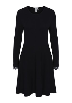 Robe noire à manches longues avec un col rond, un corsage ajusté, une jupe évasée et des accents en dentelle au niveau des poignets. Tissu en tricot doux.