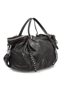 Borsa a mano in pelle nera di forma rotonda, con texture morbida e accessori in metallo argentato. Presenta una chiusura a zip e dettagli decorativi con borchie sulla tracolla.