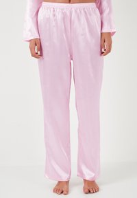 LELA REGULAR FIT - Komplet pižame - pink