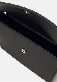 Gina Tricot Handväska - black