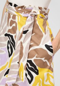 s.Oliver BLACK LABEL A-line skirt - ecru