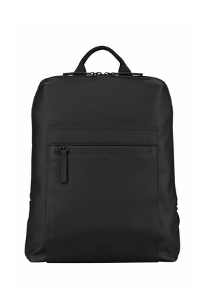 Sac à dos rectangulaire noir avec poignée supérieure, poche avant zippée et finition mate lisse.