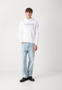 Tommy Hilfiger HOODY - Felpa - white