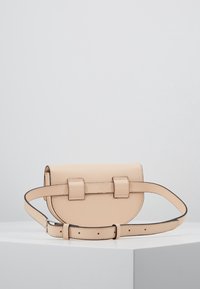 Coccinelle Ledvinka - nude