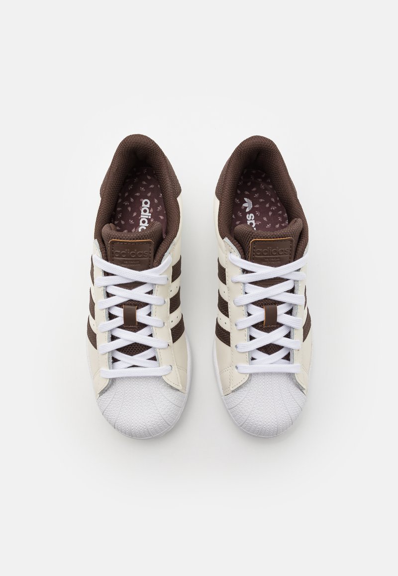 adidas superstar white-brown-white