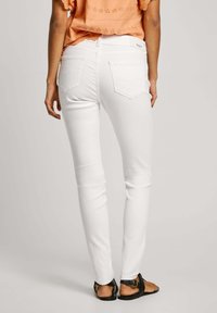 Pepe Jeans Vaqueros slim fit - white