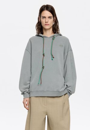 Hoodie - verde empolvado