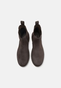 Calvin Klein Jeans EVA BOOT MID CHELSEA ICONIC - Klasične gležnjače - brown