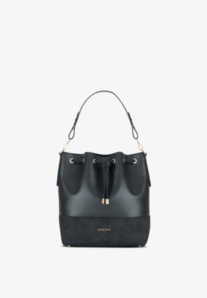 Czarna torba-bucket wykonana z gładkiej sztucznej skóry, z odpinanym paskiem, złotymi akcentami i zamszowym dnem. Zasuwana na sznurków z logo.
