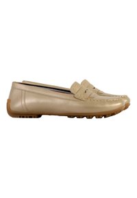 Mocassini in pelle beige con punta arrotondata, dettagli di cucitura decorativi e suola bassa in gomma con motivi antiscivolo.