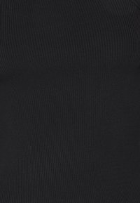 Cult Gaia Stickad tröja - black