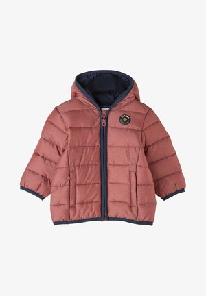Gewatteerd jack in stoffig roze met een marineblauwe capuchon, voorzien van een ritssluiting, accentstiksels en een ronde logopatch op de borst.