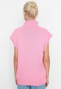Trendyol Strickpullover - pink