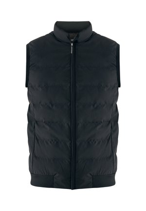 Zwarte gequiltede mouwloze gewatteerde vest met een rits aan de voorkant en ribbels aan de kraag en zoom, getoond tegen een witte achtergrond.