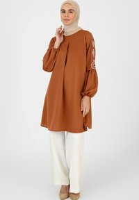 Modanisa CREW NECK TAVIN - Tunikaer - ochre