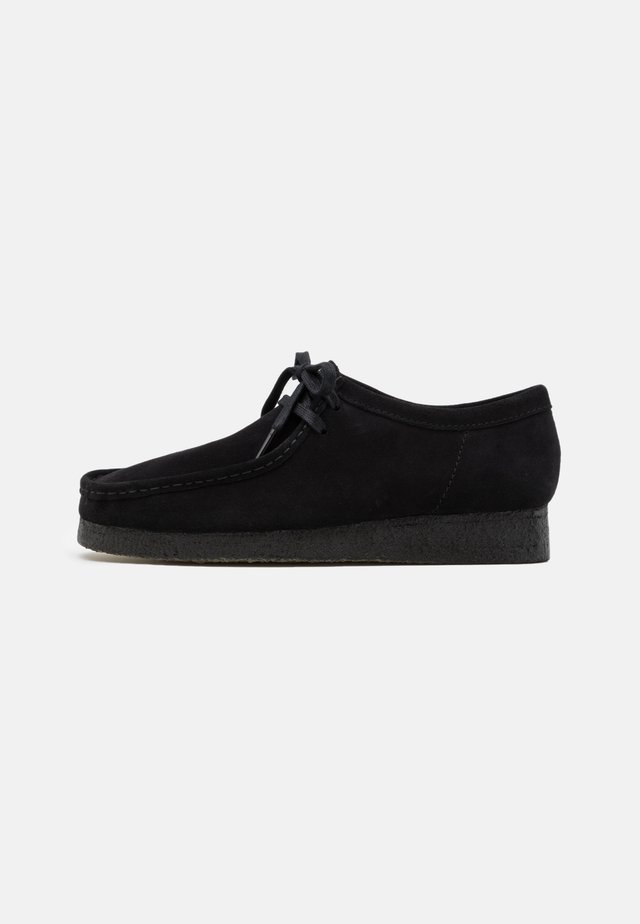 WALLABEE - Sportieve veterschoenen - black