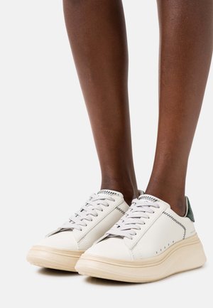 DOUBLE GALLERY - Zapatillas - white