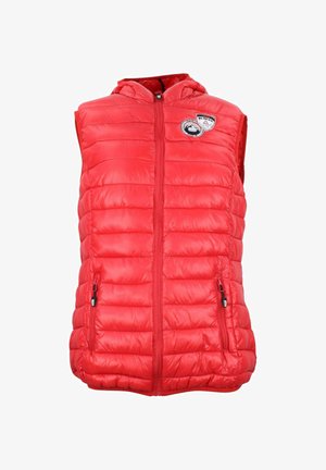 Gilet matelassé sans manches rouge avec fermeture éclair à l'avant, capuche, deux poches zippées et petits patchs sur le thème de la montagne sur la poitrine.