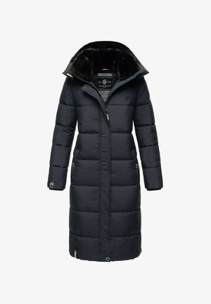 Tengerészkék puffa kabát, prémes kapucnival, hosszú fazon, steppelt dizájn, elülső cipzárral, oldalzsebekkel és logó részlettel az ujjon.
