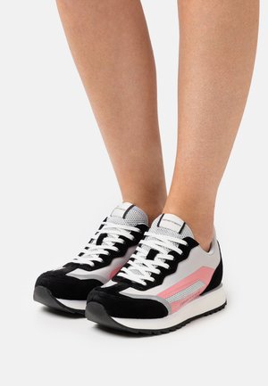 Trainers - black/pear/peach/silver