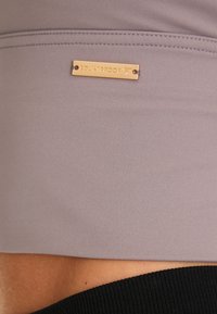 SQUATPROOF REPOSE ACTIVE  - Top - graphite