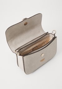 Guess ORLINA HANDLE FLAP - Handbag - taupe
