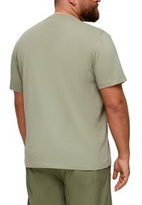 s.Oliver MIT FRONT - T-shirt z nadrukiem