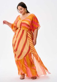 blue shadow - Długa sukienka