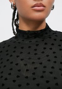 Colourful Rebel NEYO HEARTS - Palaidinė - black