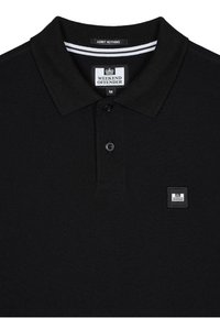 Czarna koszulka polo z teksturowanej bawełny, z zapięciem na dwa guziki, kołnierzykiem oraz małą naszywką logo Weekend Offender.