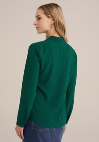 WE Fashion Bluza z gumbi - green