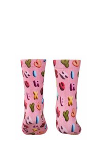 Różowe skarpetki z wzorem kolorowych serc i uśmiechniętych buziek. Wykonane z miękkiego materiału, charakteryzujące się wygodnym, elastycznym krojem.