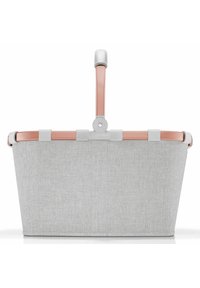 Grau geflochtenen Korb mit einem rosa Griff, rechteckige Form und Metallakzenten. Weiche Textur und sauberes Design für vielseitige Verwendung.