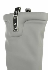 V73 IRINA - Plateaulaarzen - grigio
